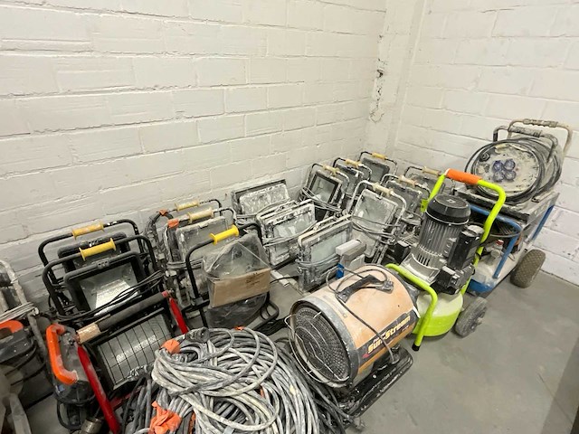 Partij bouwlampen, kabelhaspels, ventilator en airfast compressor - afbeelding 7 van  11