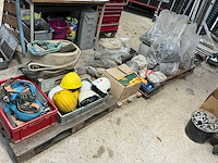 Partij bouwmaterialen - afbeelding 1 van  11