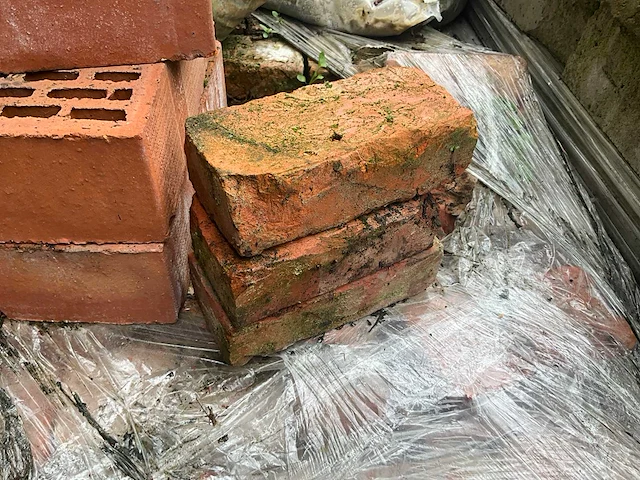Partij bouwstenen en betonstenen en ytong-stenen - afbeelding 11 van  13