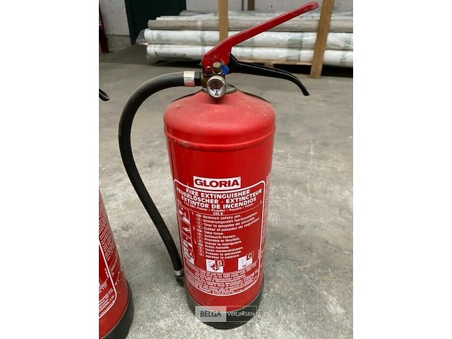 Partij brandblussers 1 schuim blusser / 3 poeder blussers - afbeelding 5 van  5