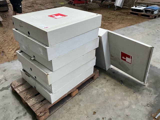 Partij brandslanghaspel in kasten - afbeelding 5 van  10