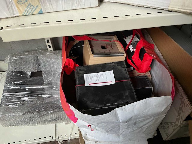 Partij brievenbussen en staanders - afbeelding 6 van  10