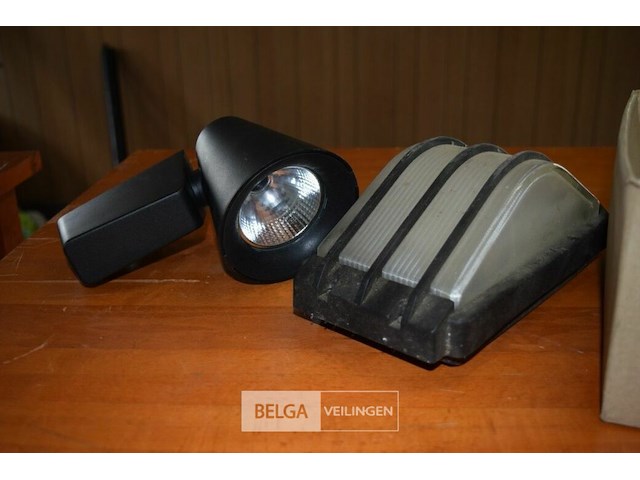 Partij buitenlampen - afbeelding 1 van  3