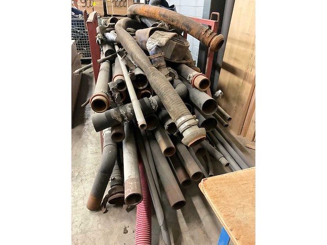 Partij buizen en slangen - afbeelding 3 van  14