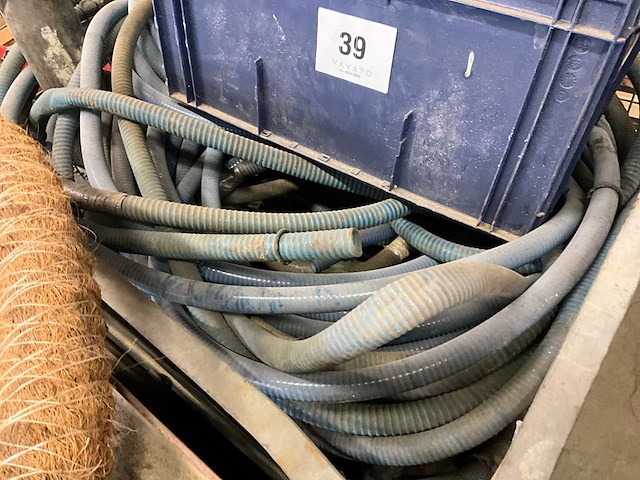 Partij buizen en slangen - afbeelding 11 van  14