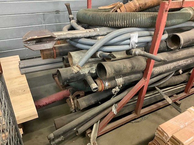 Partij buizen en slangen - afbeelding 14 van  14