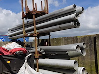 Partij buizen inclusief houders - afbeelding 3 van  3