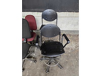 Partij bureaukasten en stoelen - afbeelding 2 van  9