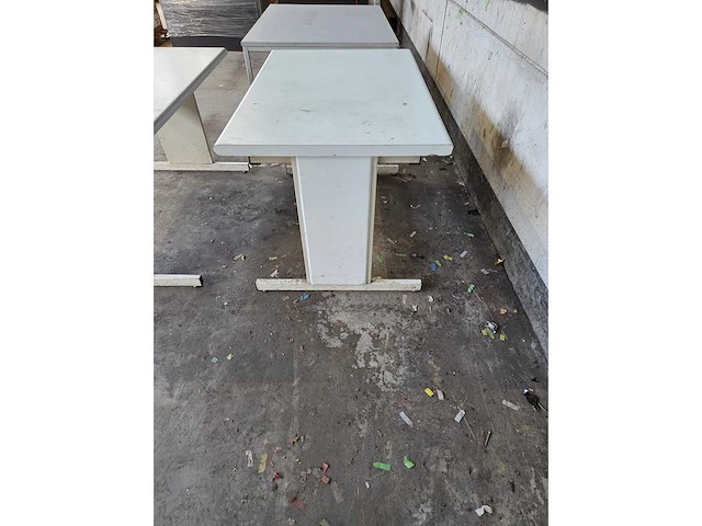 Partij bureaukasten en stoelen - afbeelding 5 van  9