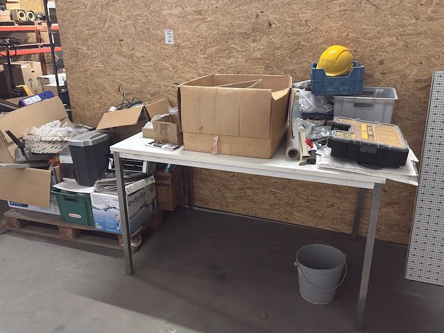 Partij bureaumateriaal en diversen - afbeelding 1 van  6