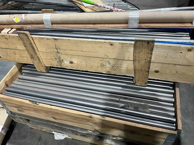 Partij c45 metalen buizen (350x) - afbeelding 1 van  5