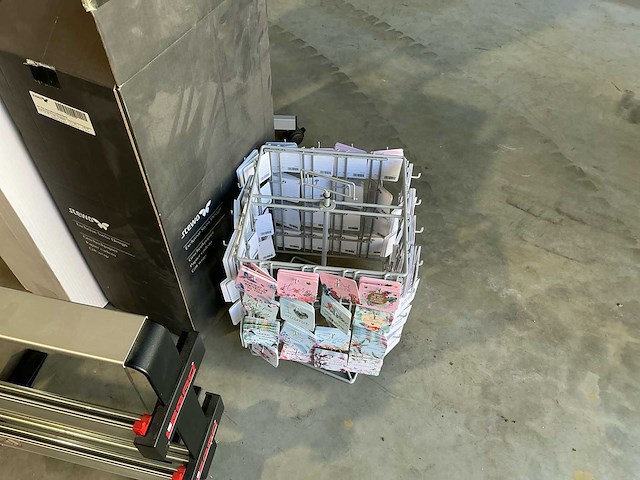 Partij cadeauverpakkingen - afbeelding 1 van  2