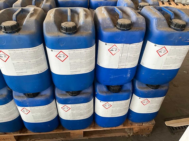 Partij caldic natronloog bidons (28x) - afbeelding 2 van  6