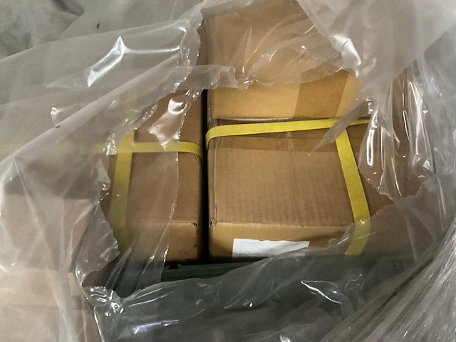 Partij caldo waterkapjes, eindblokjes, verzonken kruis nylon patch (48140 stuks) - (kp1010) - afbeelding 4 van  9