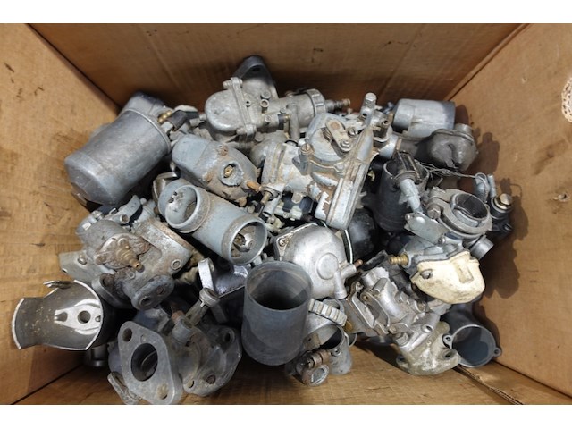 Partij carburatoren - afbeelding 1 van  1