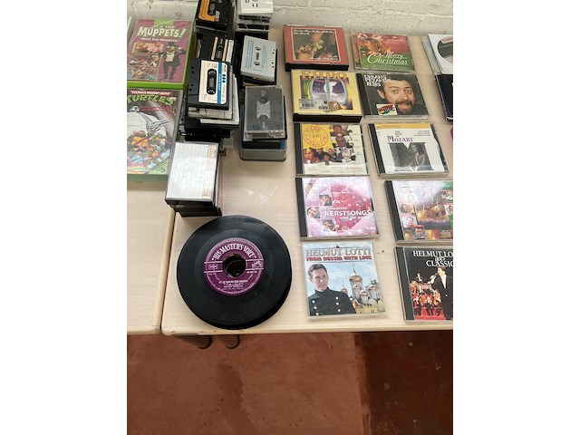 Partij cd's en videocasette's - afbeelding 5 van  7