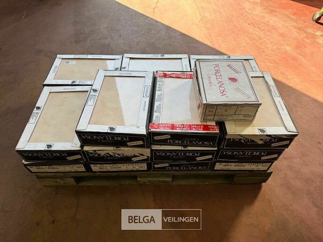 Partij ceramiek tegels + plint - afbeelding 1 van  5