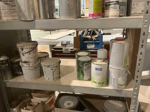 Partij chemische producten - afbeelding 2 van  17