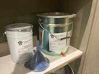 Partij chemische producten - afbeelding 13 van  17