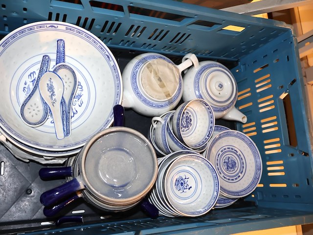 Partij chinees servies - afbeelding 1 van  4