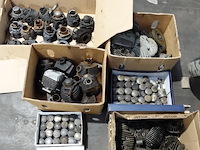 Partij cilinders, koppen en zuigers - afbeelding 1 van  7