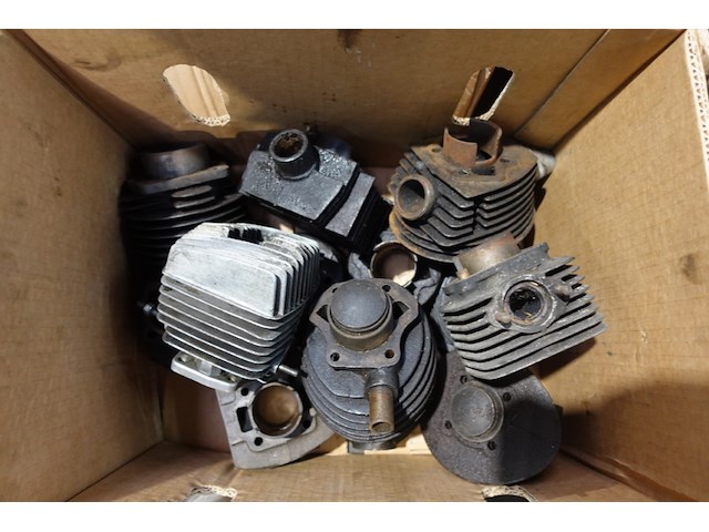 Partij cilinders, koppen en zuigers - afbeelding 3 van  7