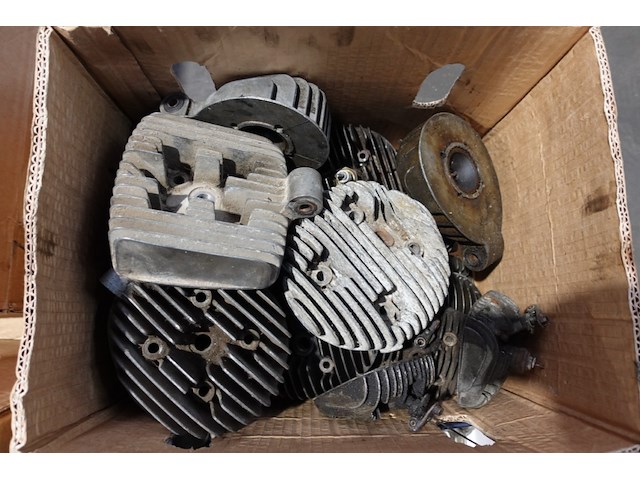 Partij cilinders, koppen en zuigers - afbeelding 5 van  7