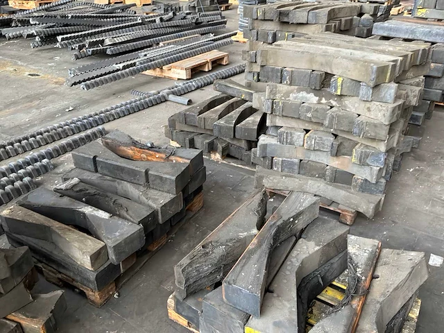 Partij coil support blokken - afbeelding 2 van  5