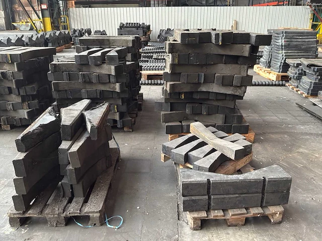 Partij coil support blokken - afbeelding 4 van  5