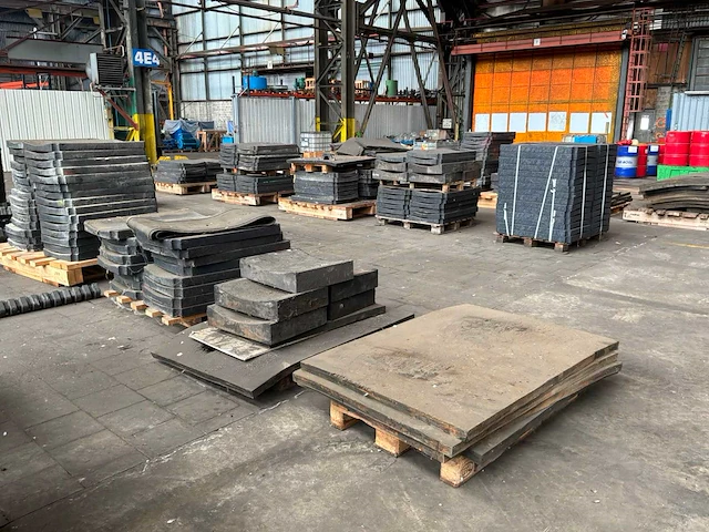 Partij coil support blokken - afbeelding 1 van  6