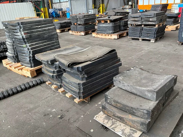 Partij coil support blokken - afbeelding 2 van  6