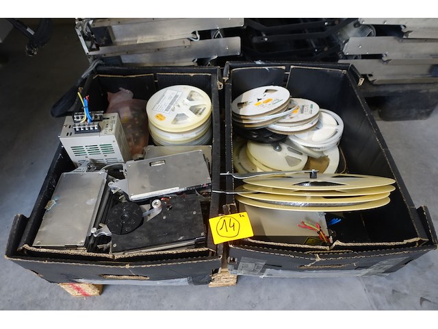 Partij componenten - afbeelding 1 van  7