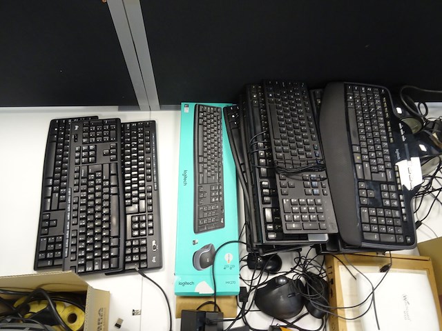 Partij computer toebehoren - afbeelding 3 van  4
