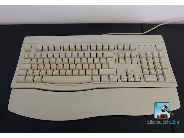 Partij computerapparatuur - afbeelding 31 van  33