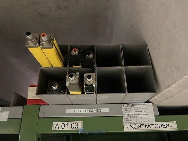 Partij contactoren en schakelcomponenten - afbeelding 5 van  102