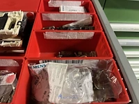 Partij contactoren en schakelcomponenten - afbeelding 14 van  102