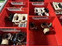 Partij contactoren en schakelcomponenten - afbeelding 20 van  102