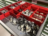 Partij contactoren en schakelcomponenten - afbeelding 22 van  102