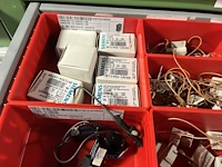 Partij contactoren en schakelcomponenten - afbeelding 30 van  102