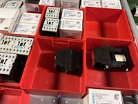 Partij contactoren en schakelcomponenten - afbeelding 52 van  102