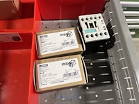 Partij contactoren en schakelcomponenten - afbeelding 57 van  102