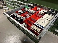 Partij contactoren en schakelcomponenten - afbeelding 75 van  102