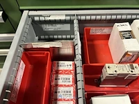 Partij contactoren en schakelcomponenten - afbeelding 91 van  102