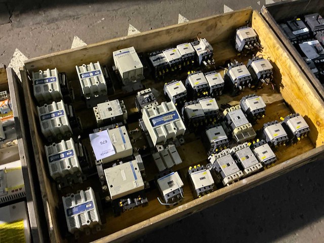 Partij contactors - afbeelding 1 van  7