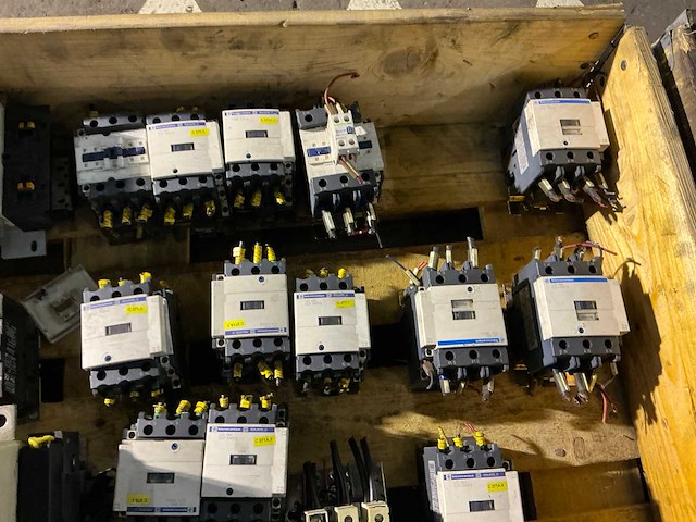 Partij contactors - afbeelding 2 van  7