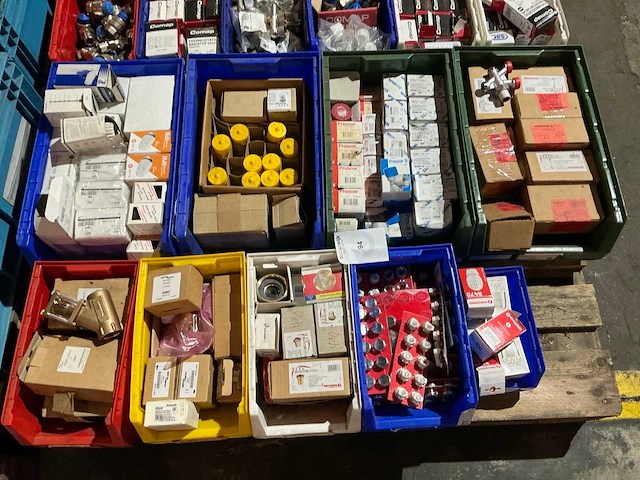 Partij cv-installatie materiaal - afbeelding 1 van  12