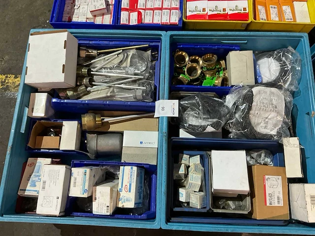 Partij cv-installatie materiaal - afbeelding 1 van  16