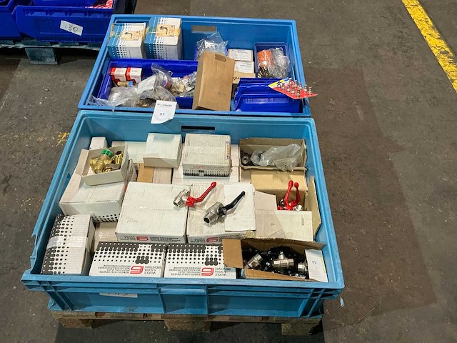 Partij cv-installatiemateriaal - afbeelding 2 van  14