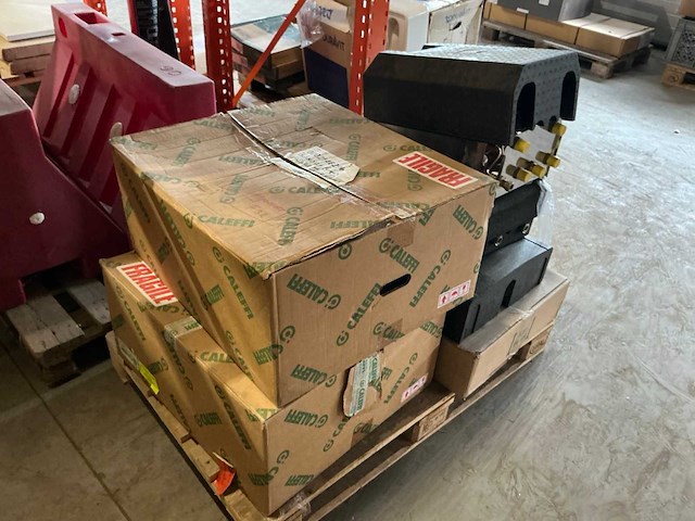 Partij cv-installatiemateriaal - afbeelding 2 van  8