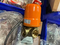 Partij cv-installatiemateriaal - afbeelding 2 van  14